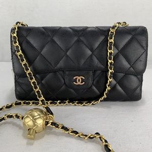 CHANEL Black Quilted Leather Wallet with Gold Chain